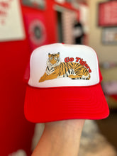 Load image into Gallery viewer, Trucker hats
